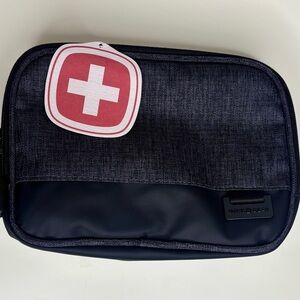 NWT SwissGear Dual Compartment Toiletry Bag Water Resistant Zippered Organizer